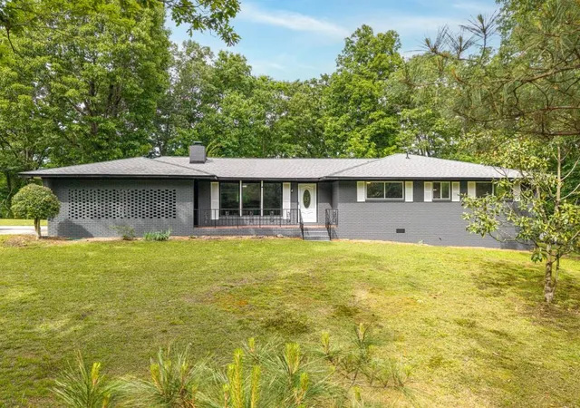 2nd image of 244 Forest Hill Rd Sw, Dalton, GA 30720 | MLS# 7764062