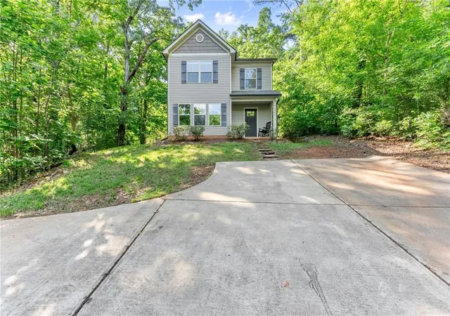 Photo 2 of Single family home for sale at 5350 Tomahawk Ter, Gainesville, GA 30506 | MLS# 7767483 | Listing updated on 2026-09-02