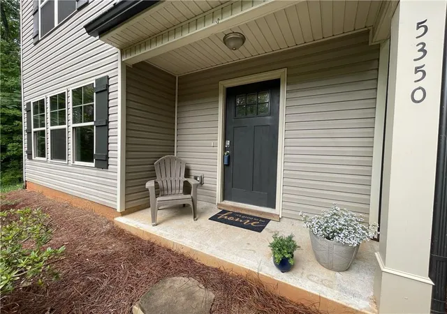 Photo 3 of Single family home for sale at 5350 Tomahawk Ter, Gainesville, GA 30506 | MLS# 7767483 | Listing updated on 2026-09-02