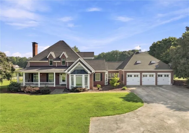 Photo 2 of Single family home for sale at 329 Willow Lakes Ln, Jefferson, GA 30549 | MLS# 7829739 | Listing updated on 2026-08-31