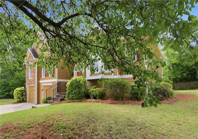 Photo 3 of Sale Pending at 149 Valleyside Dr S, Dallas, GA 30157 | MLS# 7769184 | Listing updated on 2026-09-17