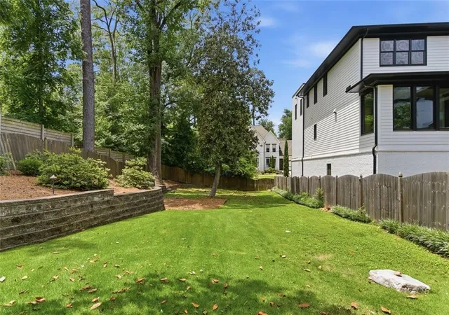 2nd image of 3093 Fala Pl Dr Ne, Brookhaven, GA 30319 | MLS# 7797924