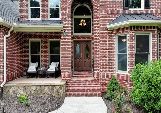 3rd image of 2436 Fontainebleau Dr, Atlanta, GA 30360 | MLS# 7811021