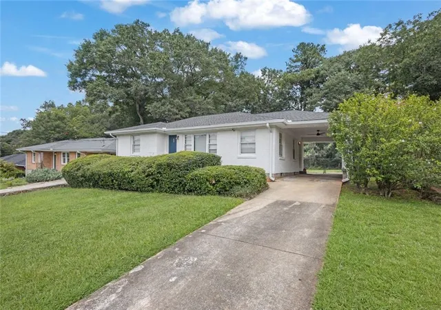 2nd image of 2015 Montrose Dr, Atlanta, GA 30344 | MLS# 7817175