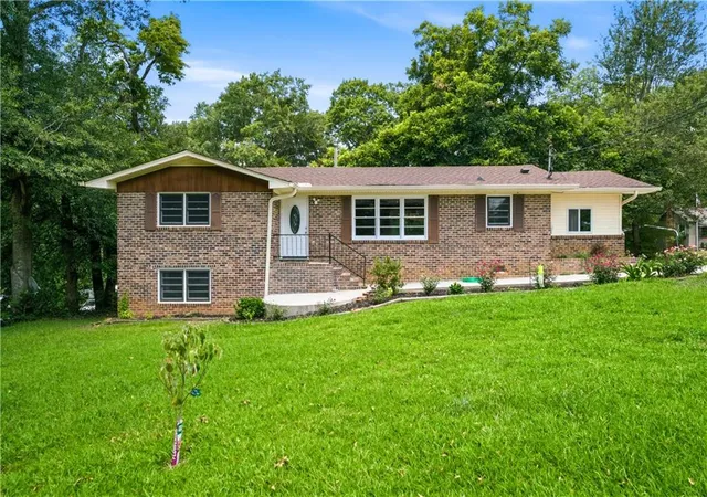 Photo 1 of Sale Pending at 410 Jordan St, Royston, GA 30662 | MLS# 7815801 | Listing updated on 2026-09-26
