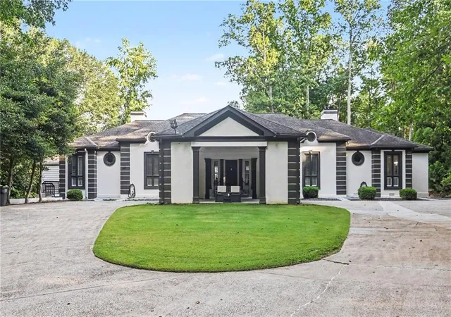 Photo 1 of Single family home for sale at 1126 Wedgefield Dr Sw, Marietta, GA 30064 | MLS# 7822260 | Listing updated on 2026-08-26