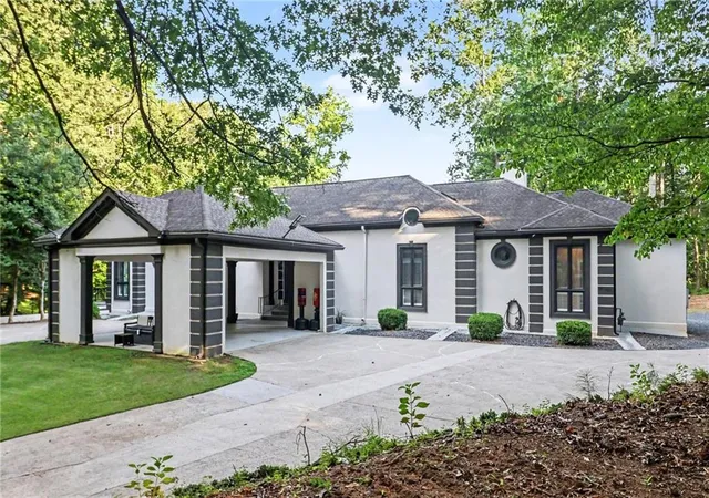 Photo 2 of Single family home for sale at 1126 Wedgefield Dr Sw, Marietta, GA 30064 | MLS# 7822260 | Listing updated on 2026-08-26
