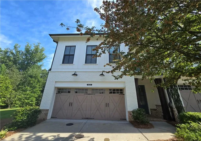 2nd image of 423 Johnson Ct, Alpharetta, GA 30009 | MLS# 7815151