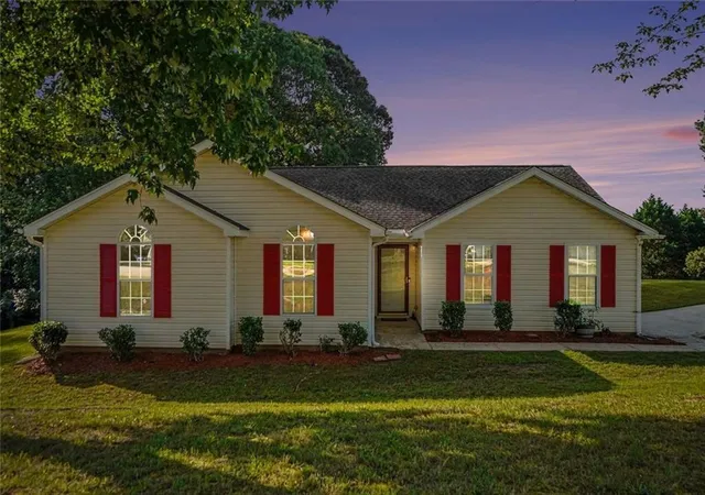 Homes for sale in Douglasville, GA | 4466 Big Bluff Ct, Douglasville, GA 30135 | MLS# 7786396