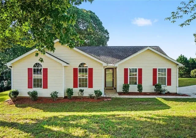 Homes for sale in Douglasville, GA | 4466 Big Bluff Ct, Douglasville, GA 30135 | MLS# 7786396