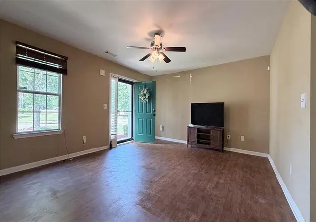 Photo 3 of Townhouse for sale at 2000 Village Run Dr, Mcdonough, GA 30252 | MLS# 7814550 | Listing updated on 2026-08-20