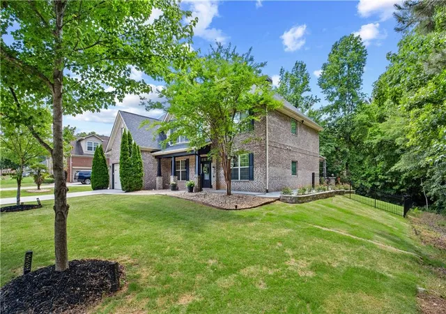 Photo 2 of Single family home for sale at 319 Langshire Dr, Mcdonough, GA 30253 | MLS# 7788658 | Listing updated on 2026-09-20