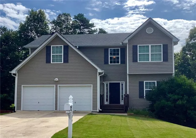 Single Family Residence at 186 Hawthorn Dr, Dallas, GA 30132 | MLS# 6594315 | | Sold on 2019-11-26