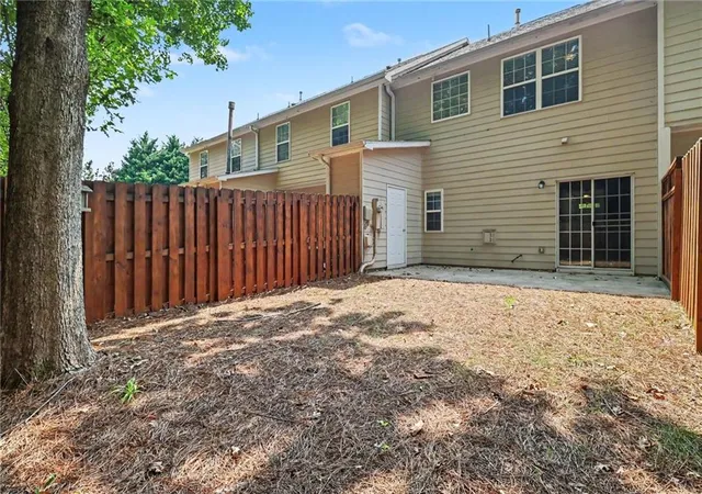 Photo 4 of Townhouse for sale at 2870 Cross Crk Ct, Cumming, GA 30040 | MLS# 7813574 | Listing updated on 2026-09-08