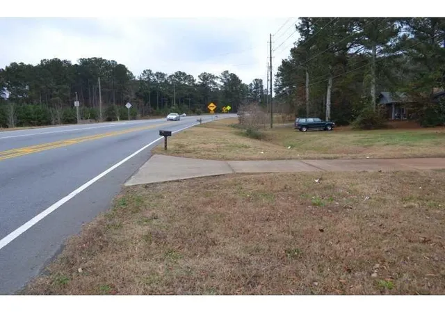 Photo 3 of Single family home for sale at 8461 Hiram Acworth Hwy, Dallas, GA 30157 | MLS# 7318740 | Listing updated on 2026-06-01