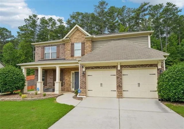 Photo 3 of Single family home for sale at 804 Springs Crst Dr, Dallas, GA 30157 | MLS# 7809831 | Listing updated on 2026-09-08