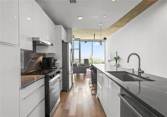 2nd image of 943 Peachtree St Ne #1414, Atlanta, GA 30309 | MLS# 7759917