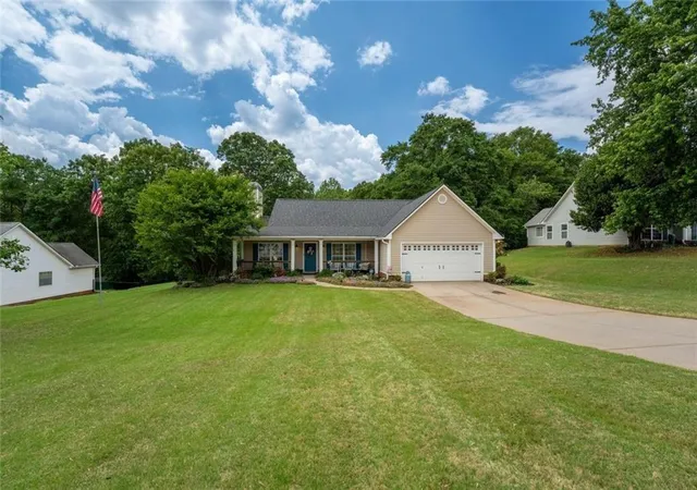 Homes for sale in Statham, GA | 329 Tallassee Ln, Statham, GA 30666 | MLS# 7760942