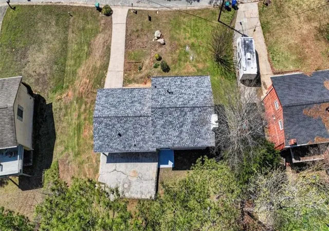 Photo 3 of Single family home for sale at 7230 Connell Rd, Fairburn, GA 30213 | MLS# 7812167 | Listing updated on 2026-10-08