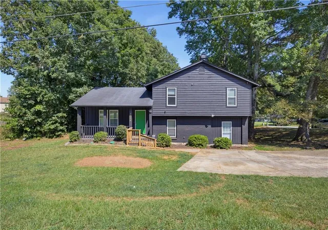 1st image of 3328 Clevemont Wy, Ellenwood, GA 30294 | MLS# 7826108