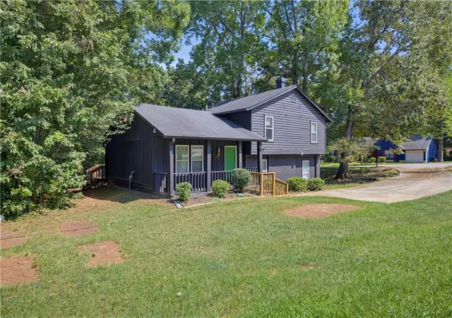 2nd image of 3328 Clevemont Wy, Ellenwood, GA 30294 | MLS# 7826108