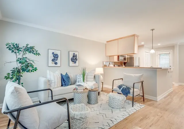 Listing Photo 4 - Condo for sale in building located at 2232 Dunseath Ave Nw, Atlanta, GA 30318 - Unit #414
