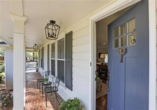 3rd image of 555 Allgood Rd Ne, Marietta, GA 30060 | MLS# 7740910