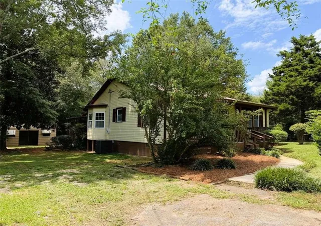 Photo 2 of Sale Pending at 3431 Bright Star Rd, Douglasville, GA 30135 | MLS# 7821403 | Listing updated on 2026-09-21