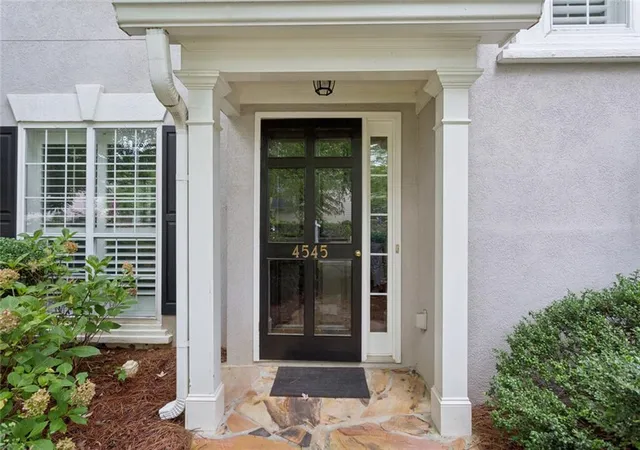 2nd image of 4545 Chelton Ct Se, Smyrna, GA 30080 | MLS# 7807596