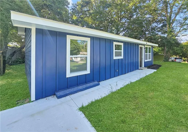 Photo 2 of Single family home for sale at 373 Floyd St Se, Smyrna, GA 30082 | MLS# 7824419 | Listing updated on 2026-08-31