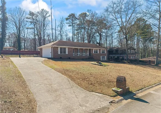 Photo 3 of Sale Pending at 2699 Woodfen Dr, Ellenwood, GA 30294 | MLS# 7822783 | Listing updated on 2026-09-08