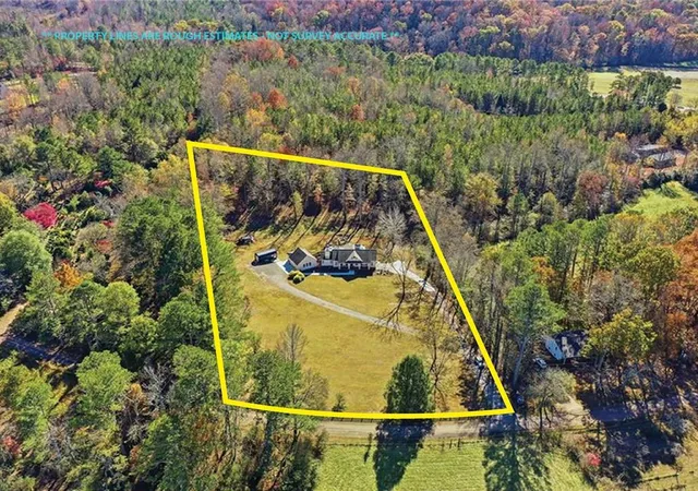 Photo 2 of Single family home for sale at 737 Sardis Cir, Canton, GA 30114 | MLS# 7804938 | Listing updated on 2026-10-31