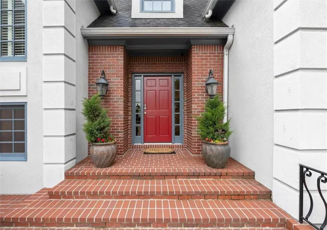 Photo 3 of Sale Pending at 2219 Lattimore Farm Dr Nw, Kennesaw, GA 30152 | MLS# 7818733 | Listing updated on 2026-08-31