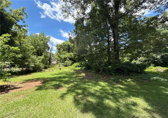 Photo 4 of Single family home for sale at 1363 Boat Rock Rd SW, Atlanta, GA 30331 | MLS# 7795024 | Listing updated on 2026-10-09