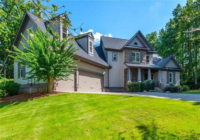 Photo 3 of Sale Pending at 304 Tall Pines Ct, Canton, GA 30114 | MLS# 7824889 | Listing updated on 2026-09-03