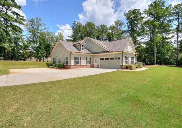 Photo 2 of Single family home for sale at 1414 Maple Cvs Ln, Loganville, GA 30052 | MLS# 7820055 | Listing updated on 2026-08-13