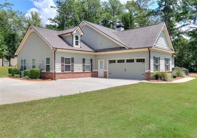 Photo 3 of Single family home for sale at 1414 Maple Cvs Ln, Loganville, GA 30052 | MLS# 7820055 | Listing updated on 2026-08-13