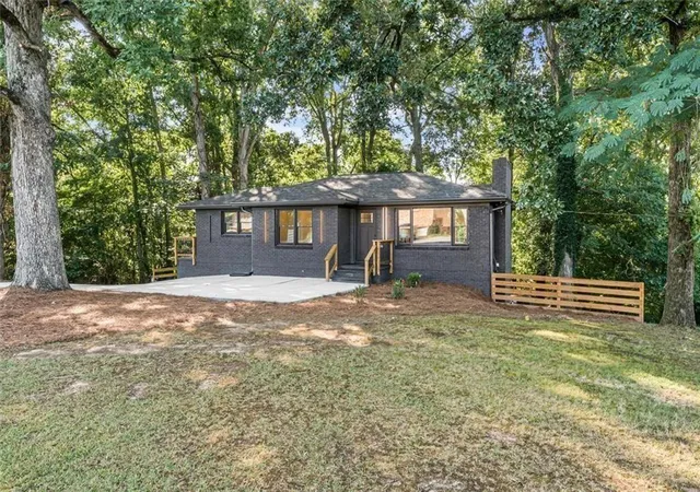 3rd image of 6025 Oakdale Rd Se, Mableton, GA 30126 | MLS# 7819025