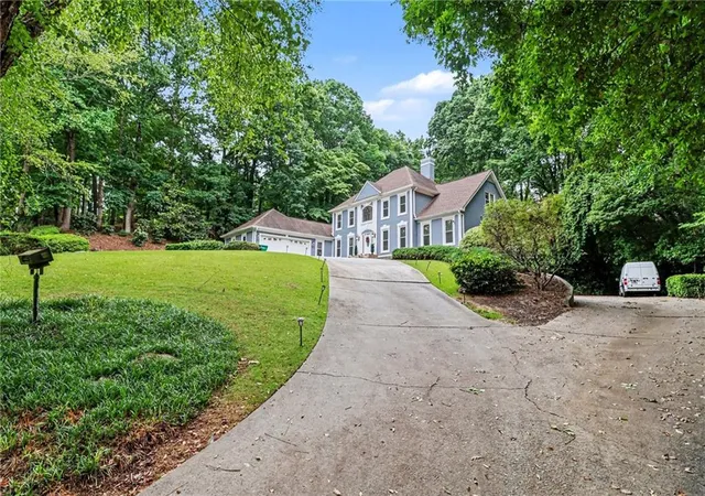 Photo 2 of Single family home for sale at 590 Valley Hall Dr, Sandy Springs, GA 30350 | MLS# 7767532 | Listing updated on 2026-09-03