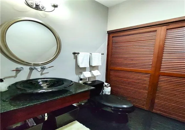 Homes for sale in Atlanta, GA | 3334 Peachtree Rd Ne #1712, Atlanta, GA 30326 | MLS# 7742987