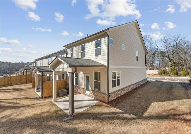 Homes for sale in Flowery Branch, GA | 6013 Silverbell Dr, Flowery Branch, GA 30542 | MLS# 7798019