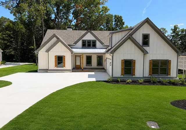 1st image of 167 Pope Dr, Canton, GA 30114 | MLS# 7740296
