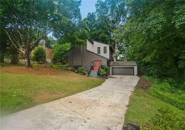 2nd image of 3777 Southgate Dr Sw, Lilburn, GA 30047 | MLS# 7800280