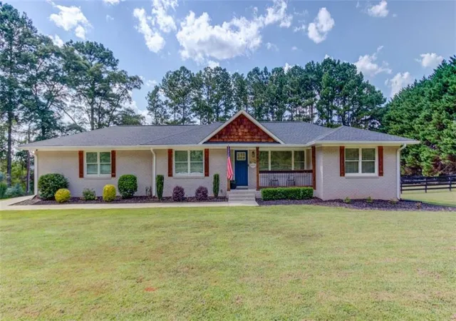 Photo 2 of Sale Pending at 900 Alcovy St, Monroe, GA 30655 | MLS# 7823425 | Listing updated on 2026-08-27