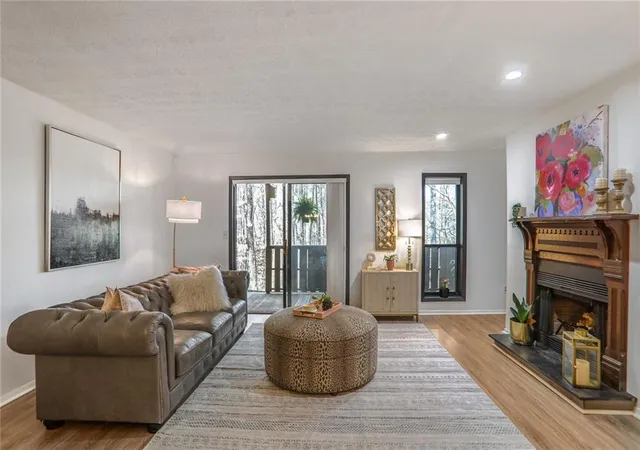 3rd image of 210 Woodcliff Dr, Sandy Springs, GA 30350 | MLS# 7812636