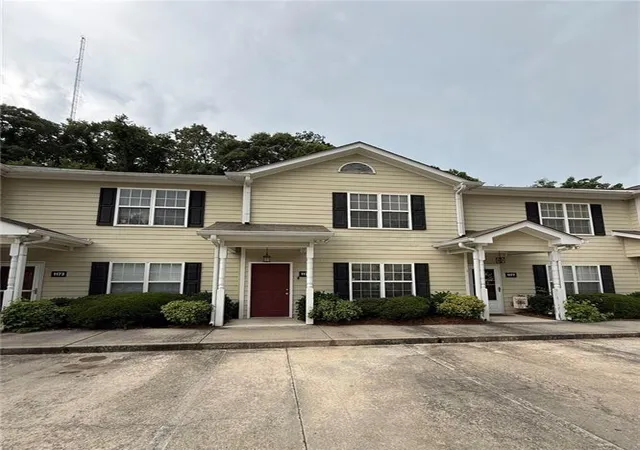 Homes for sale in Gainesville, GA | 1175 Riverside Ter, Gainesville, GA 30501 | MLS# 7789415