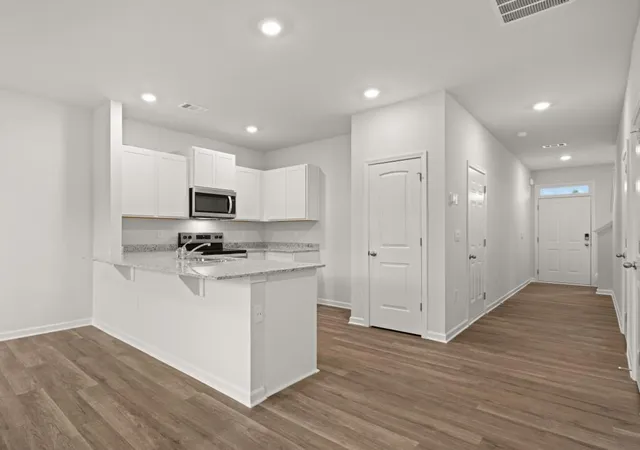 Photo 4 of Townhouse for sale at 5974 Skylar Dr, Atlanta, GA 30331 | MLS# 7714302 | Listing updated on 2026-05-04