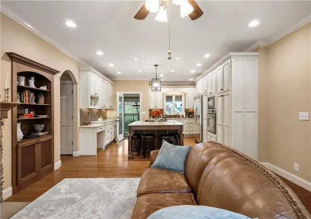 3rd image of 512 Williamsburg Dr, Dalton, GA 30720 | MLS# 7751106
