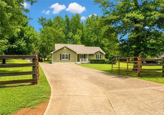 Photo 3 of Sale Pending at 1830 King Ml Rd, Mcdonough, GA 30252 | MLS# 7818348 | Listing updated on 2026-08-31