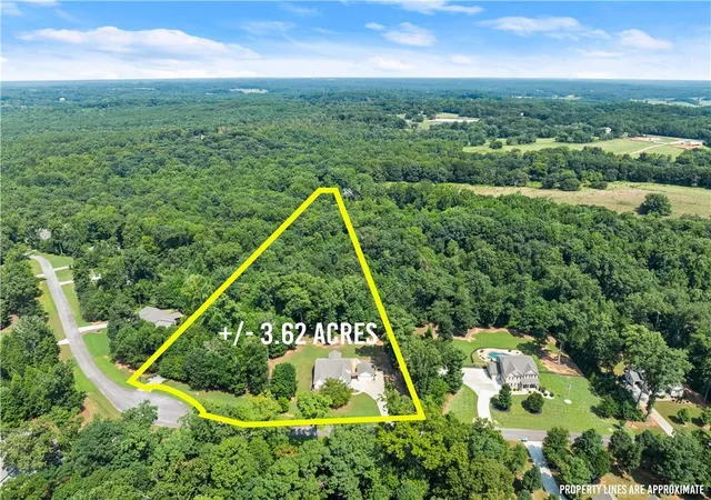 Photo 2 of Single family home for sale at 246 Emaline Ln, Jefferson, GA 30549 | MLS# 7814085 | Listing updated on 2026-08-30